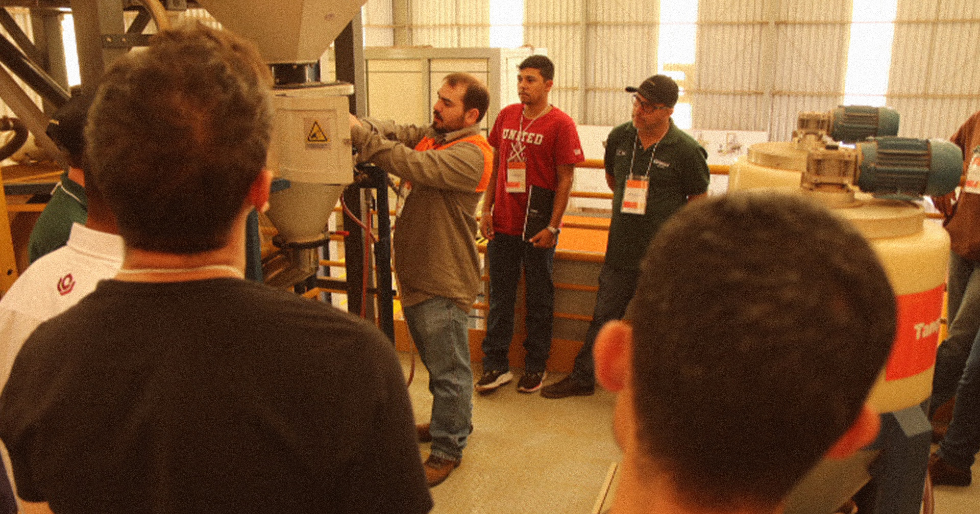 Como nossas máquinas entregam uniformidade na cobertura e baixa variação entre lotes no tratamento de sementes?