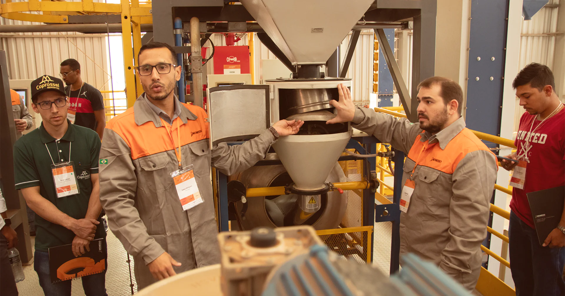 O que acontece dentro da máquina: atomização, homogeneização e distribuição uniforme